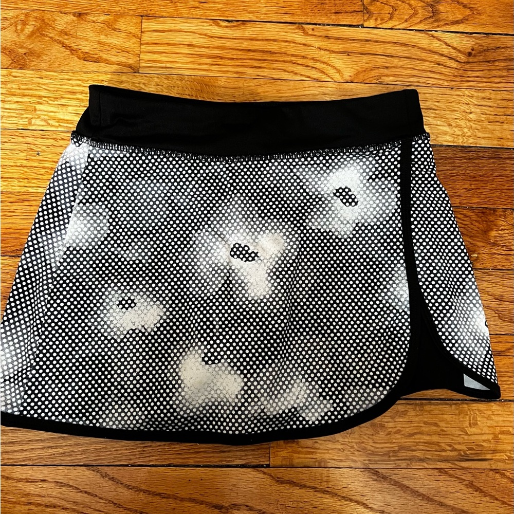Girls Skort black and white Danskin size Med 7/8